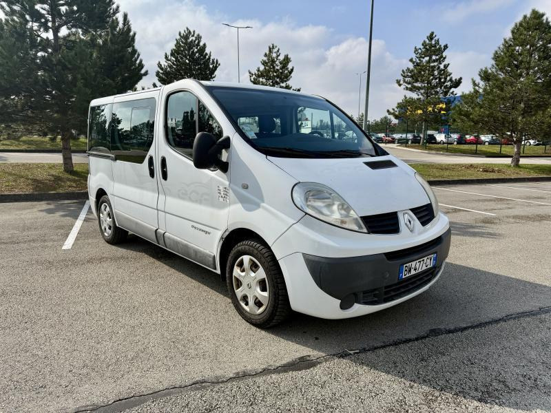 Renault Trafic - Патничко комбе: слика 4 Renault Trafic - Патничко комбе: слика 4