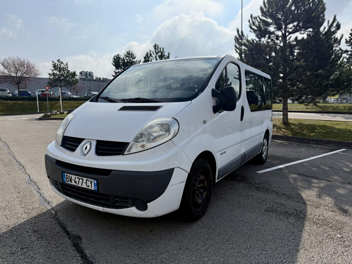 Renault Trafic - Патничко комбе: слика 1 Renault Trafic - Патничко комбе: слика 1
