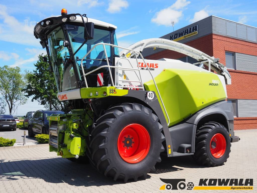 Claas Jaguar 860 4WD - Комбајн за сточна храна: слика 1 Claas Jaguar 860 4WD - Комбајн за сточна храна: слика 1