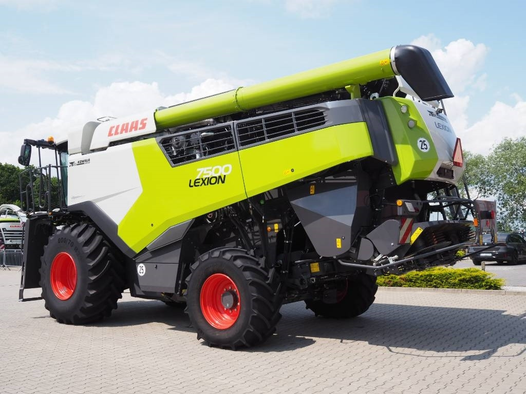 Claas Lexion 7500 + V930 - Комбајн: слика 2 Claas Lexion 7500 + V930 - Комбајн: слика 2