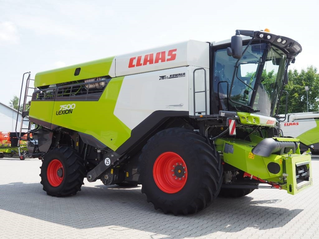 Claas Lexion 7500 + V930 - Комбајн: слика 4 Claas Lexion 7500 + V930 - Комбајн: слика 4