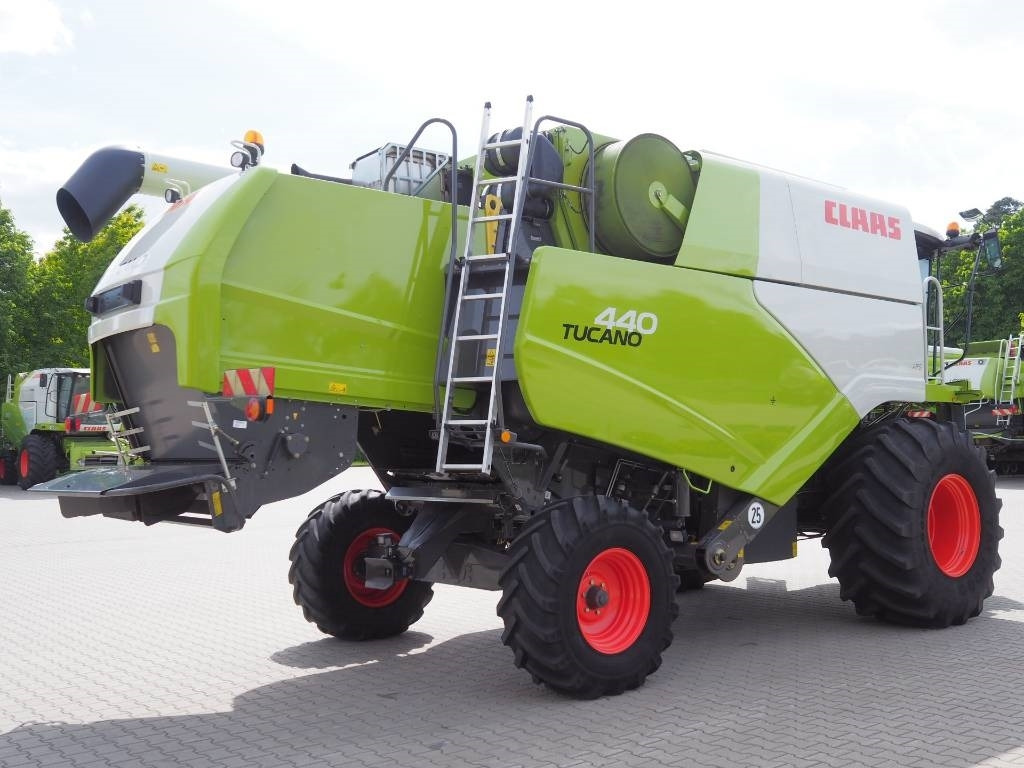 Claas Tucano 440 + V620 - Комбајн: слика 3 Claas Tucano 440 + V620 - Комбајн: слика 3