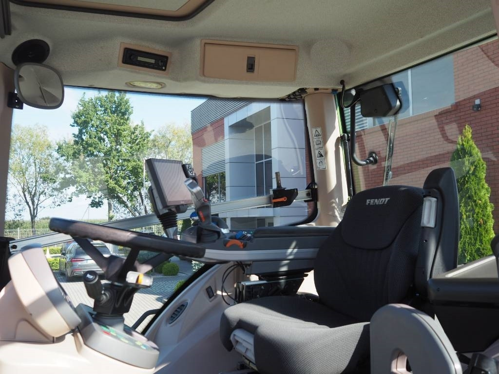 Fendt 828 Vario S4 ProfiPlus, GPS - Трактор: слика 5 Fendt 828 Vario S4 ProfiPlus, GPS - Трактор: слика 5