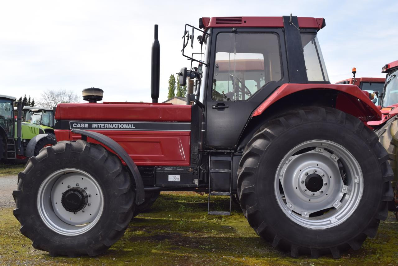 Case-IH 1455 XL A - Трактор: слика 1 Case-IH 1455 XL A - Трактор: слика 1