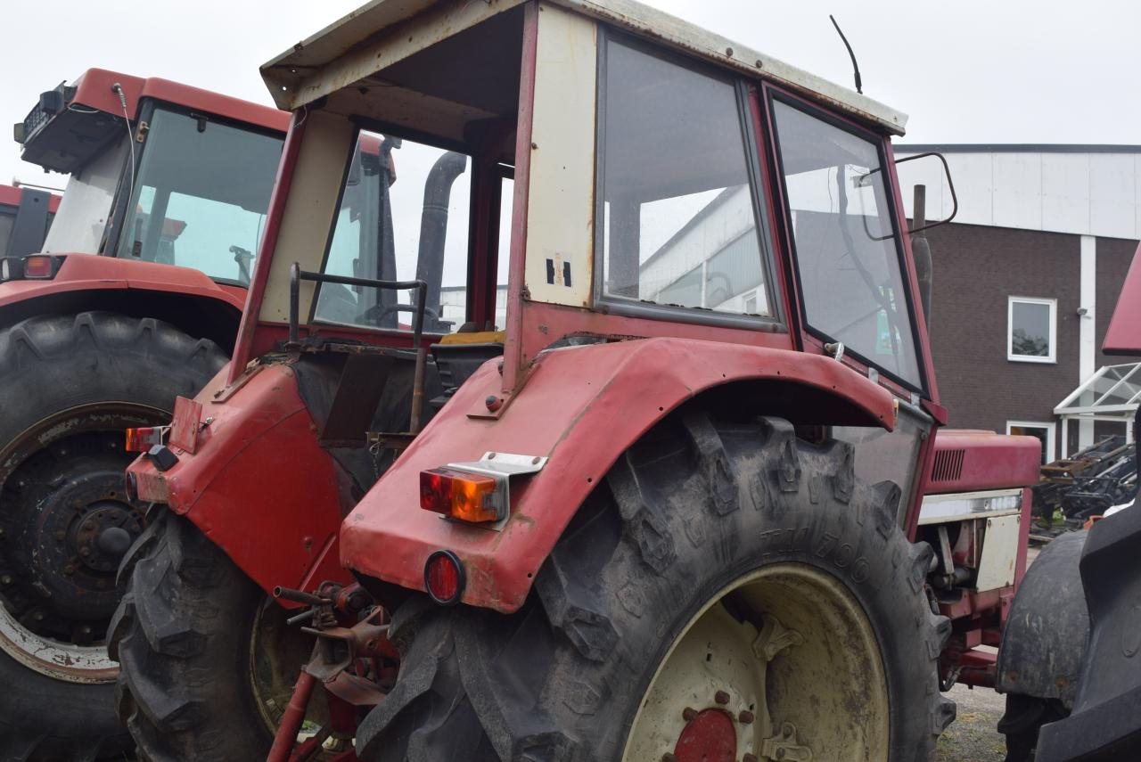 Case-IH 844 A/S - Трактор: слика 3 Case-IH 844 A/S - Трактор: слика 3