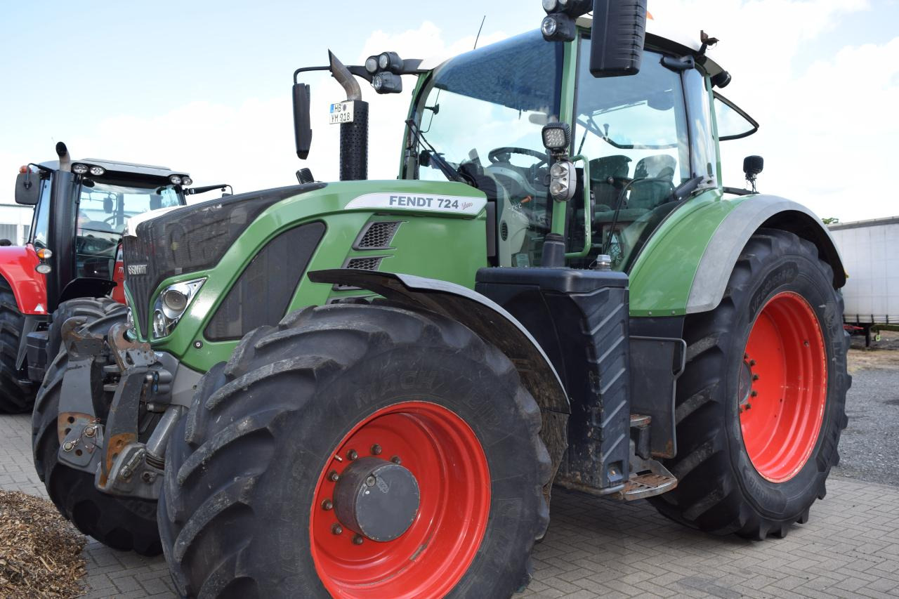 Fendt 724 Vario TMS SCR ProfiPlus - Трактор: слика 2 Fendt 724 Vario TMS SCR ProfiPlus - Трактор: слика 2