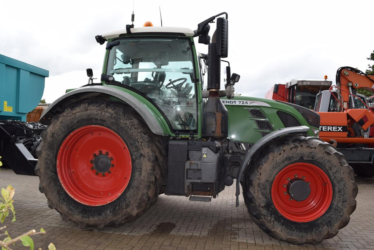 Fendt 724 Vario TMS SCR ProfiPlus - Трактор: слика 4 Fendt 724 Vario TMS SCR ProfiPlus - Трактор: слика 4