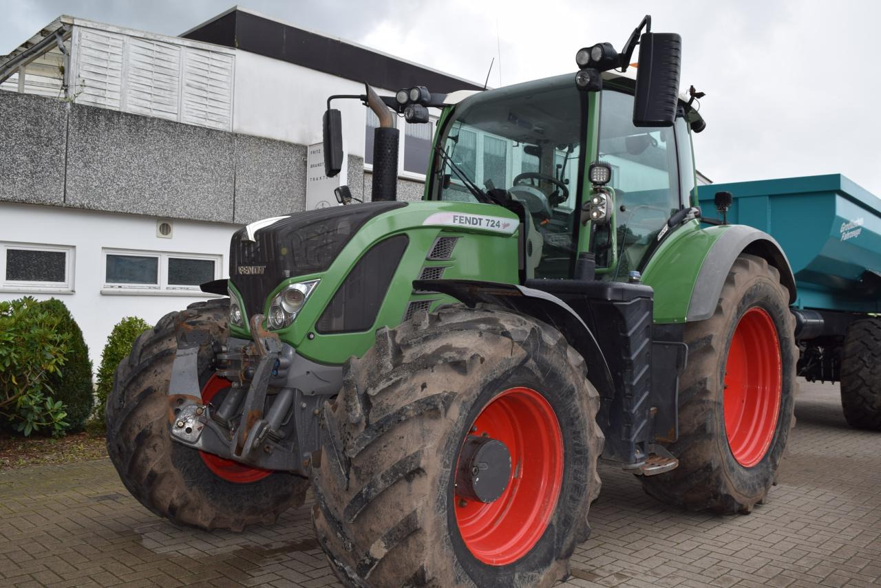 Fendt 724 Vario TMS SCR ProfiPlus - Трактор: слика 2 Fendt 724 Vario TMS SCR ProfiPlus - Трактор: слика 2
