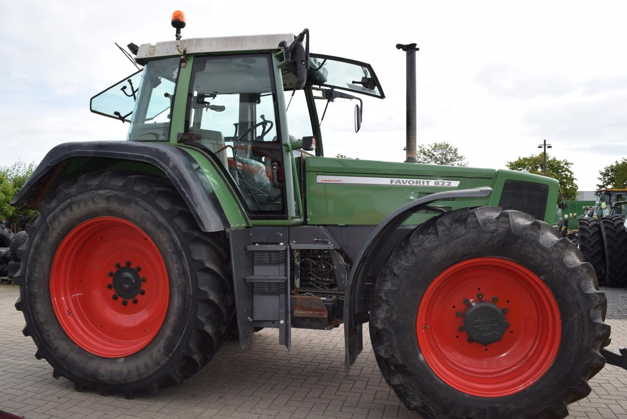 Fendt Favorit 822 - Трактор: слика 2 Fendt Favorit 822 - Трактор: слика 2
