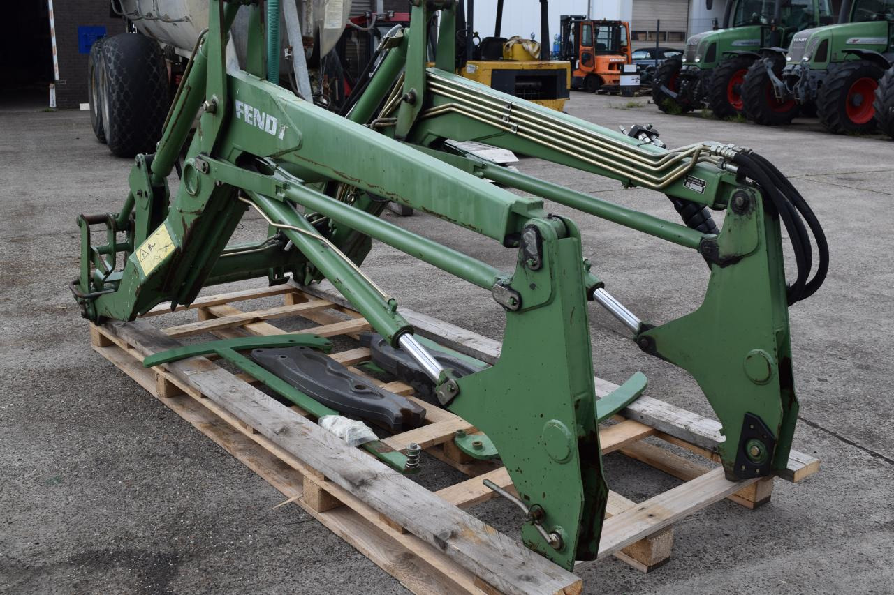 Fendt Frontlader für Serie 400 - Преден утоварувач за трактор: слика 3 Fendt Frontlader für Serie 400 - Преден утоварувач за трактор: слика 3