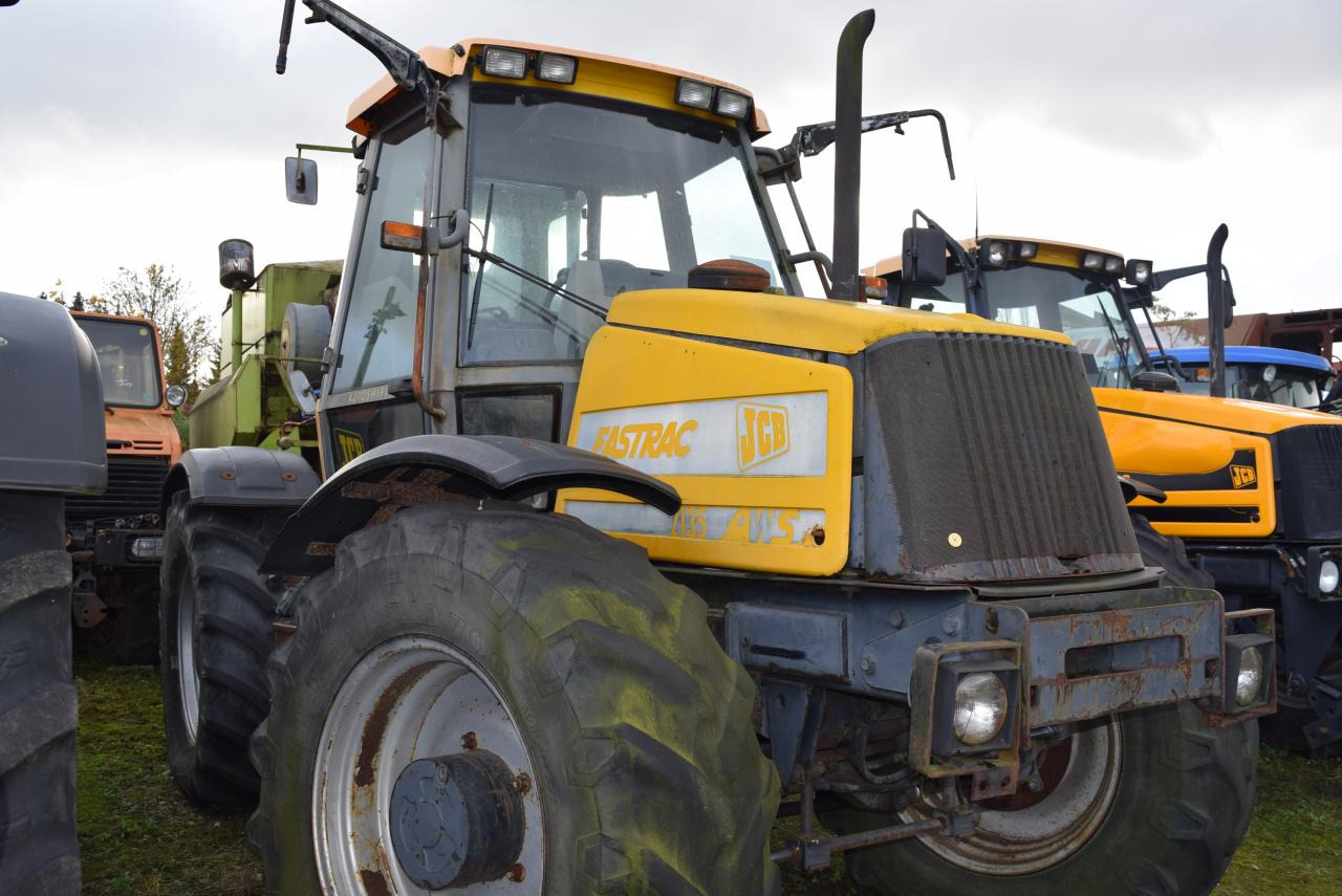 JCB Fastrac 2135 - 4WS - Трактор: слика 1 JCB Fastrac 2135 - 4WS - Трактор: слика 1