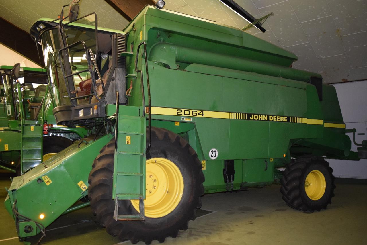 John Deere 2064 - Комбајн: слика 1 John Deere 2064 - Комбајн: слика 1