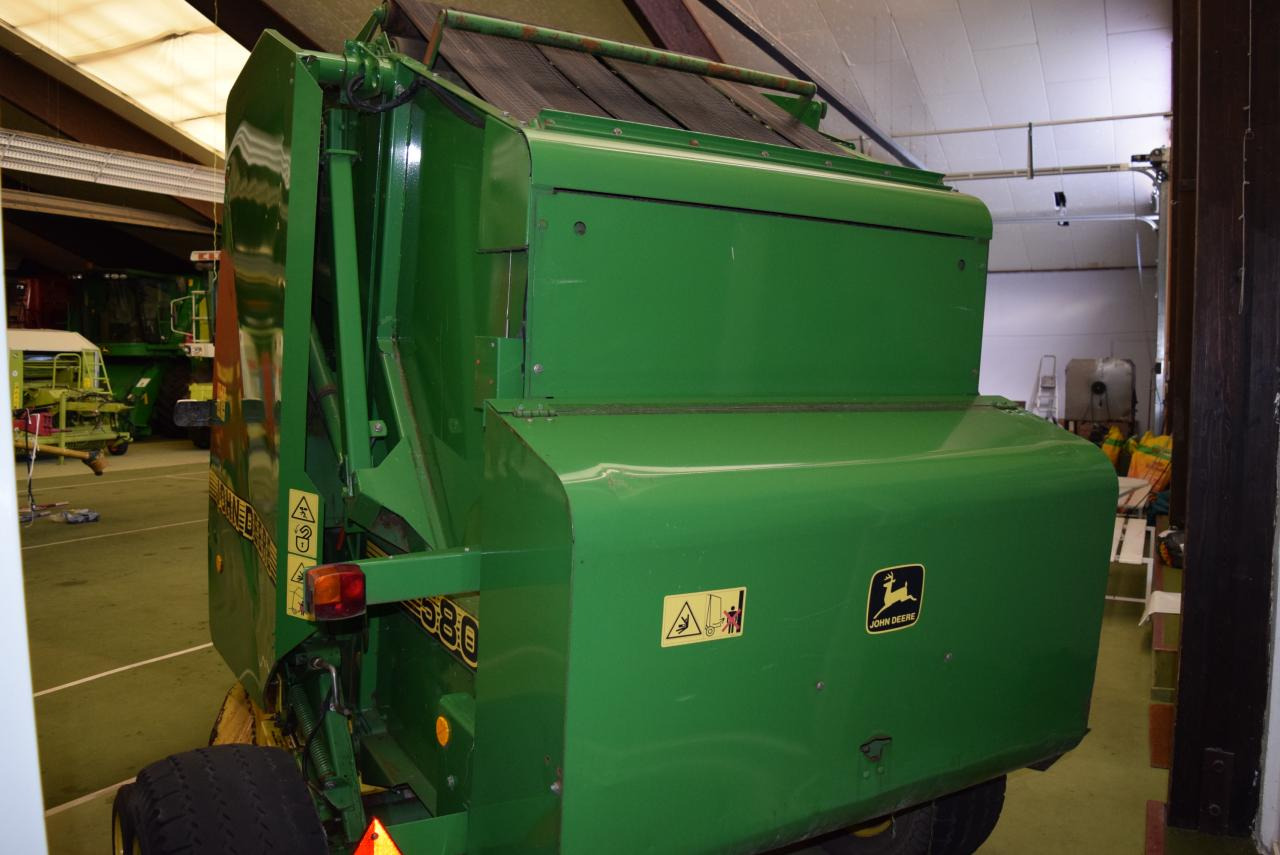 John Deere 580 - Балирка за тркалезни бали: слика 4 John Deere 580 - Балирка за тркалезни бали: слика 4