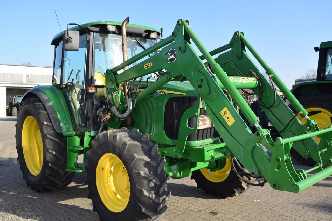 John Deere 6220 - Трактор: слика 3 John Deere 6220 - Трактор: слика 3
