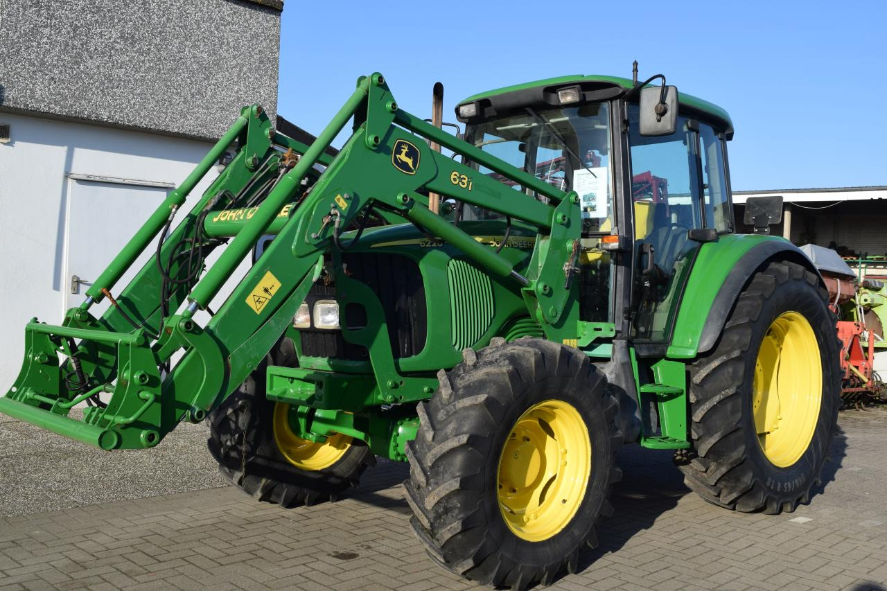 John Deere 6220 - Трактор: слика 4 John Deere 6220 - Трактор: слика 4