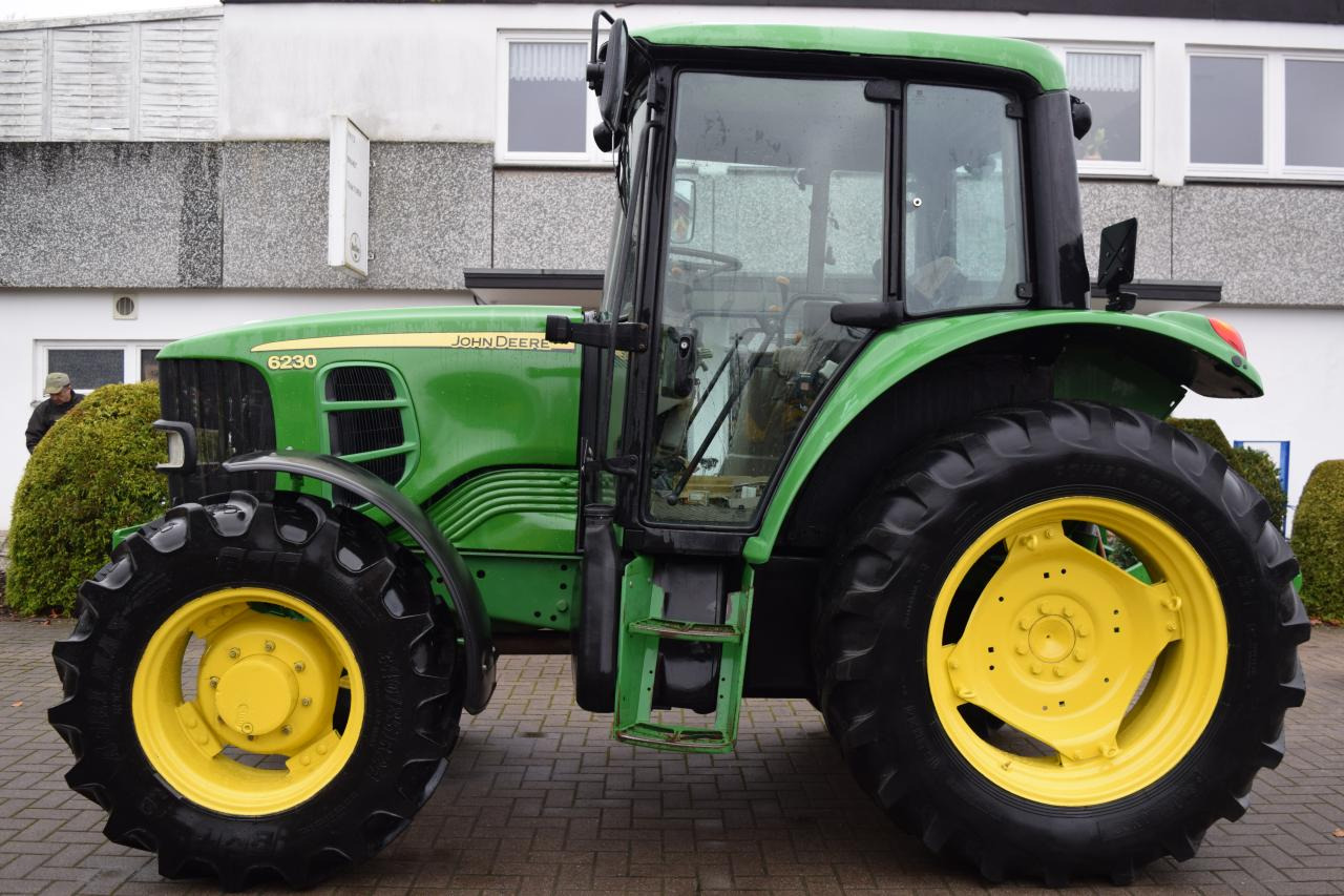 John Deere 6230 - Трактор: слика 4 John Deere 6230 - Трактор: слика 4