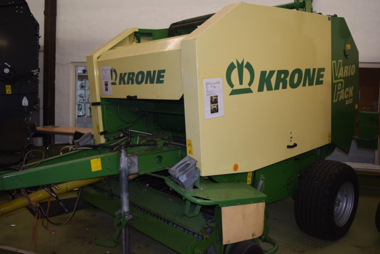 Krone Vario Pack 1500 - Балирка за тркалезни бали: слика 1 Krone Vario Pack 1500 - Балирка за тркалезни бали: слика 1