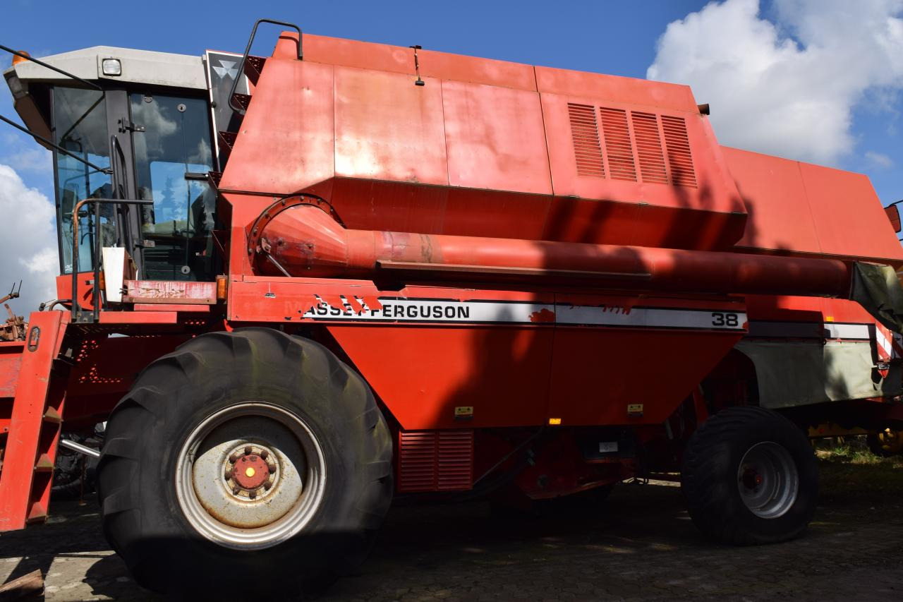 Massey Ferguson MF 38 - Комбајн: слика 3 Massey Ferguson MF 38 - Комбајн: слика 3