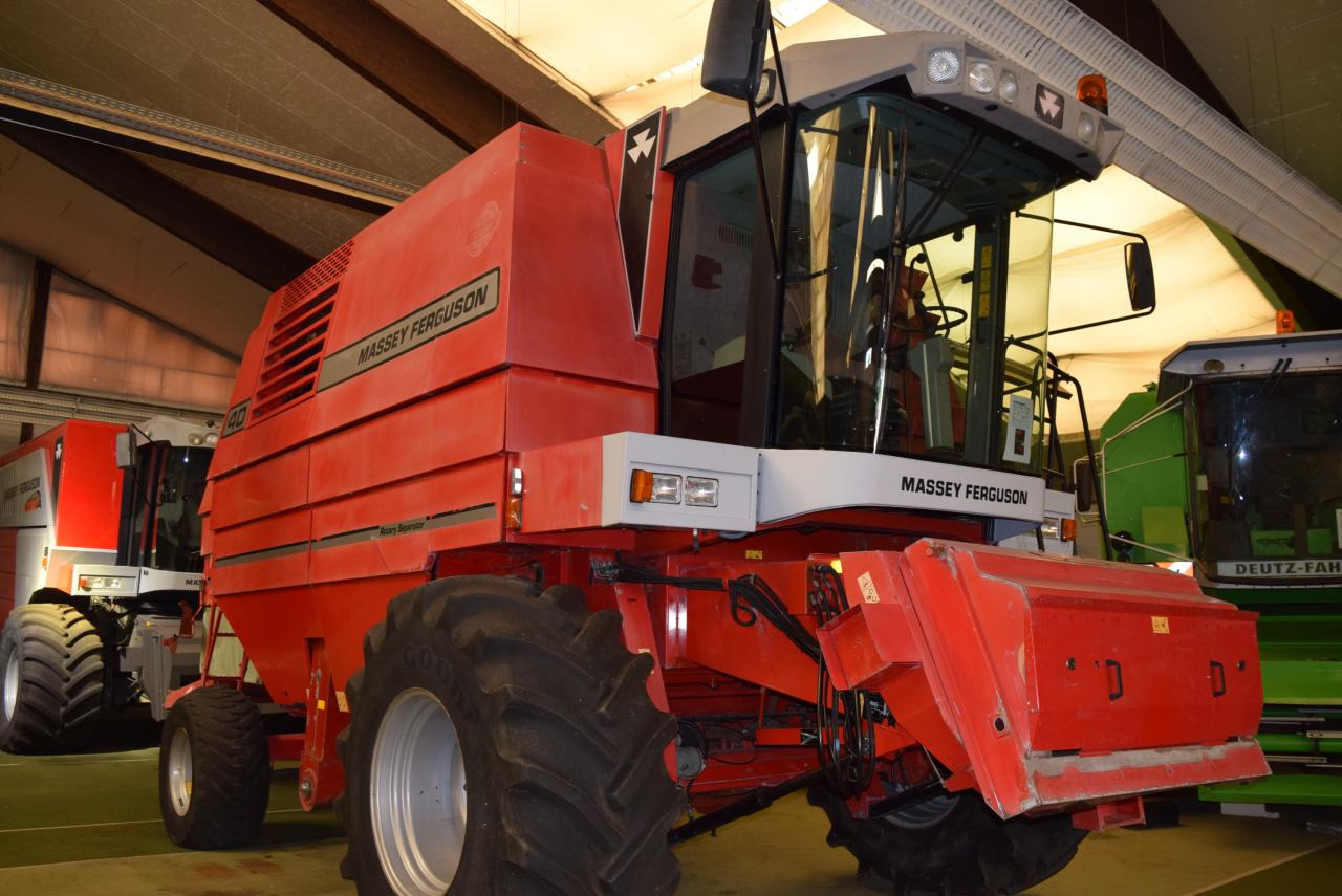 Massey Ferguson MF 40 RS - Комбајн: слика 2 Massey Ferguson MF 40 RS - Комбајн: слика 2
