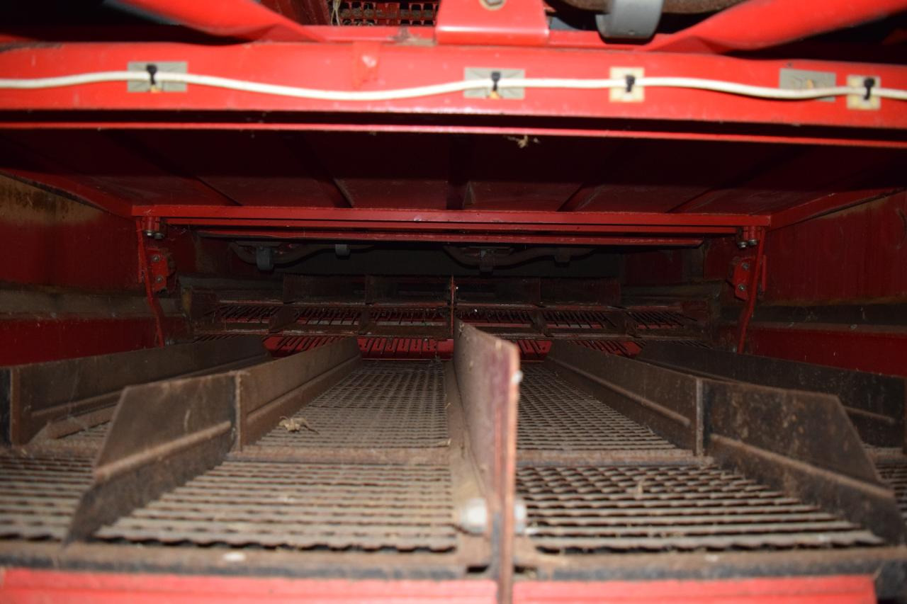 Massey Ferguson MF 40 RS - Комбајн: слика 4 Massey Ferguson MF 40 RS - Комбајн: слика 4