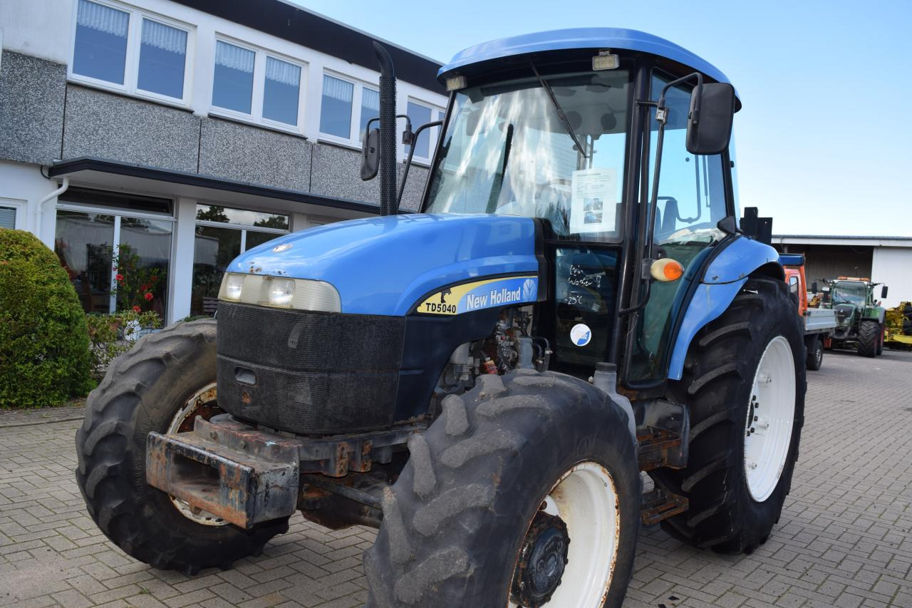 New Holland TD 5040 - Трактор: слика 4 New Holland TD 5040 - Трактор: слика 4