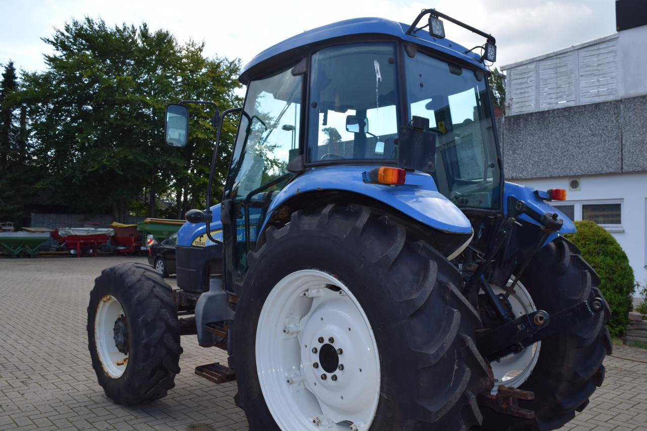 New Holland TD 5040 - Трактор: слика 5 New Holland TD 5040 - Трактор: слика 5