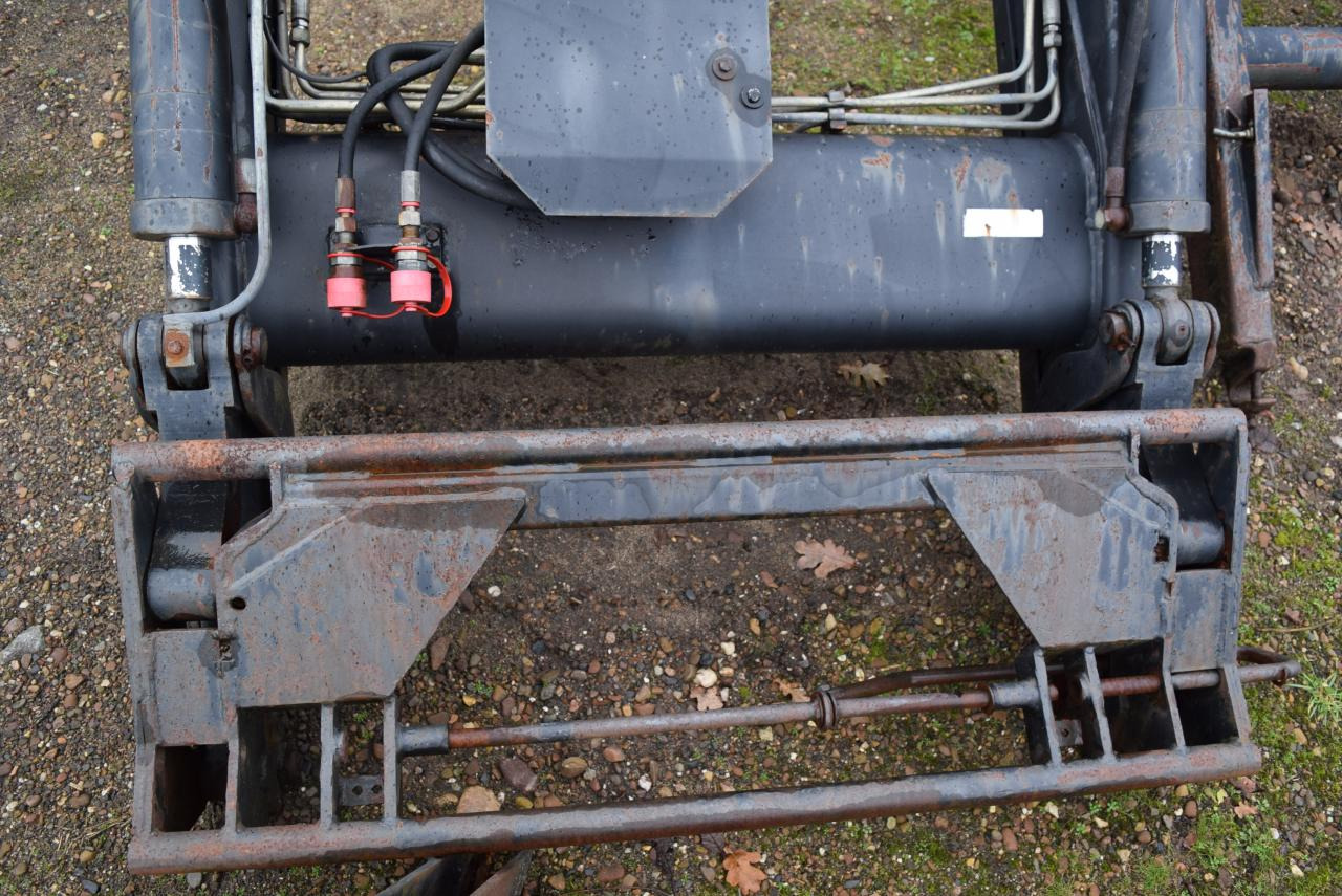 Stoll Robust F71 - Преден утоварувач за трактор: слика 2 Stoll Robust F71 - Преден утоварувач за трактор: слика 2