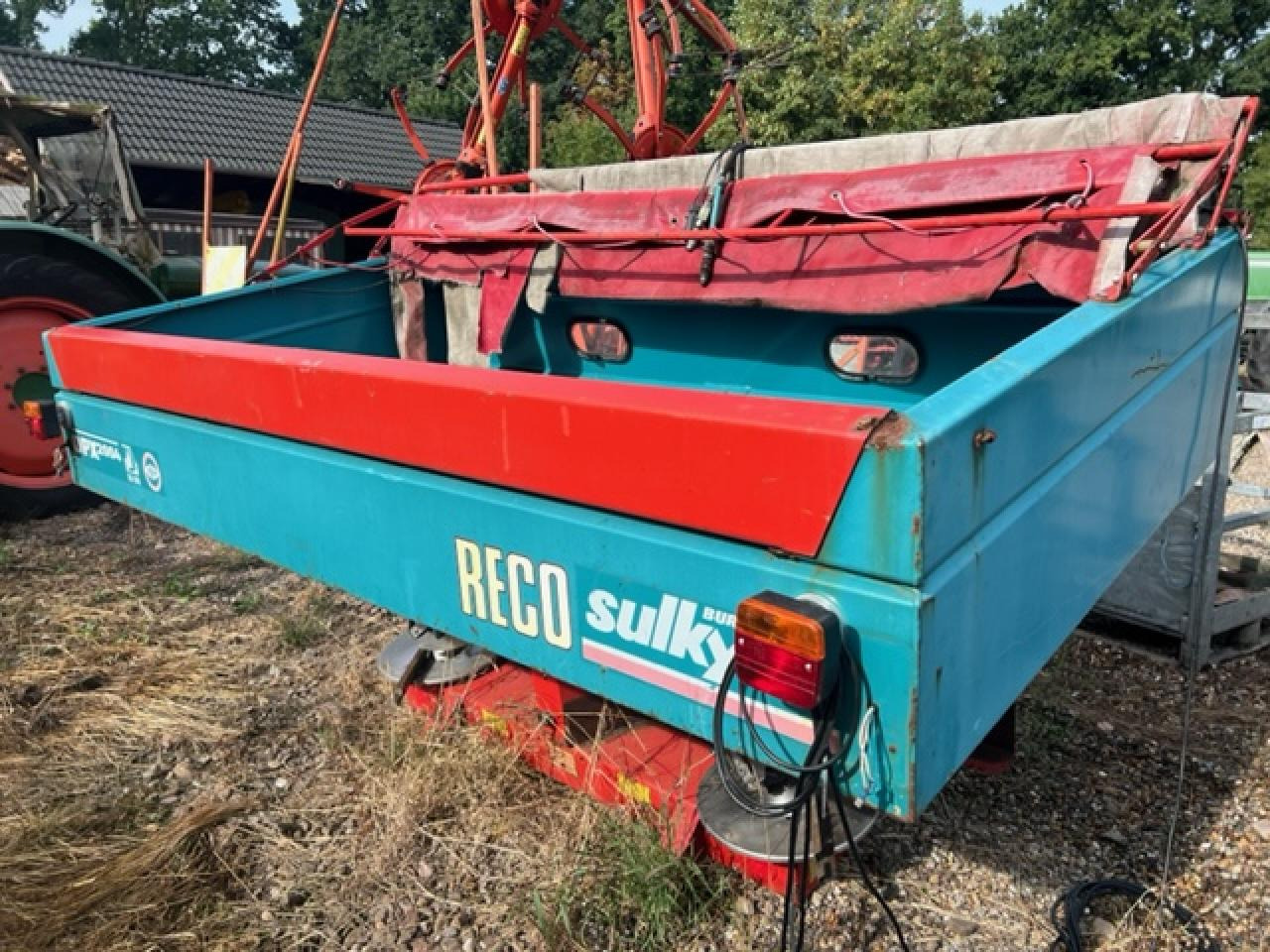 Sulky Burel DPX 2004 - Распрскувач на вештачко ѓубриво: слика 2 Sulky Burel DPX 2004 - Распрскувач на вештачко ѓубриво: слика 2