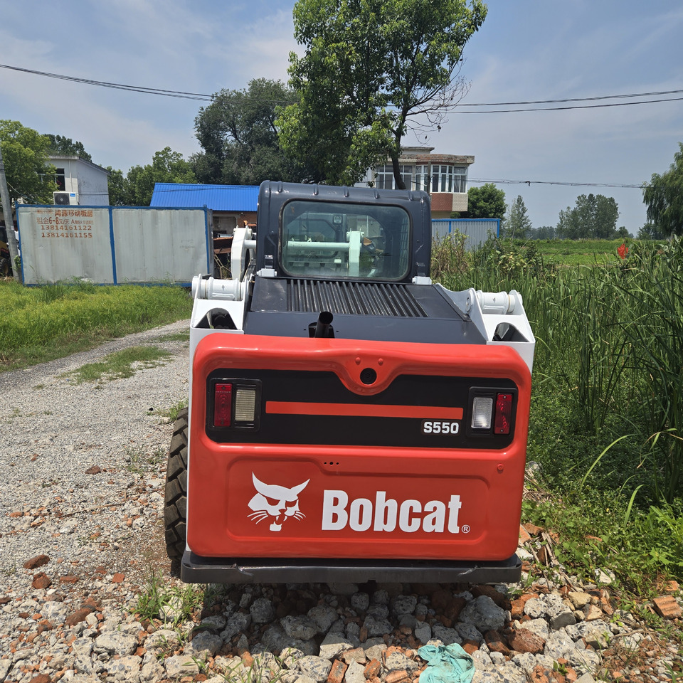 BOBCAT S550 - Компактен натоварувач: слика 3 BOBCAT S550 - Компактен натоварувач: слика 3