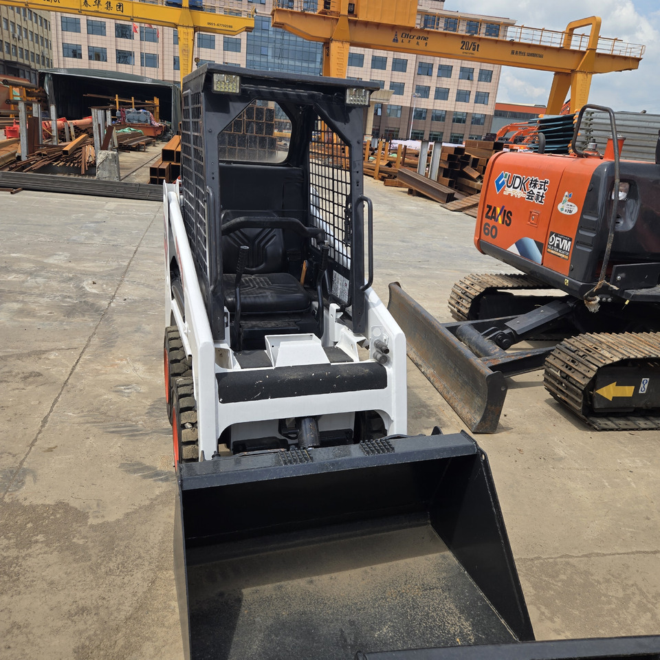 BOBCAT S70 - Компактен натоварувач: слика 4 BOBCAT S70 - Компактен натоварувач: слика 4
