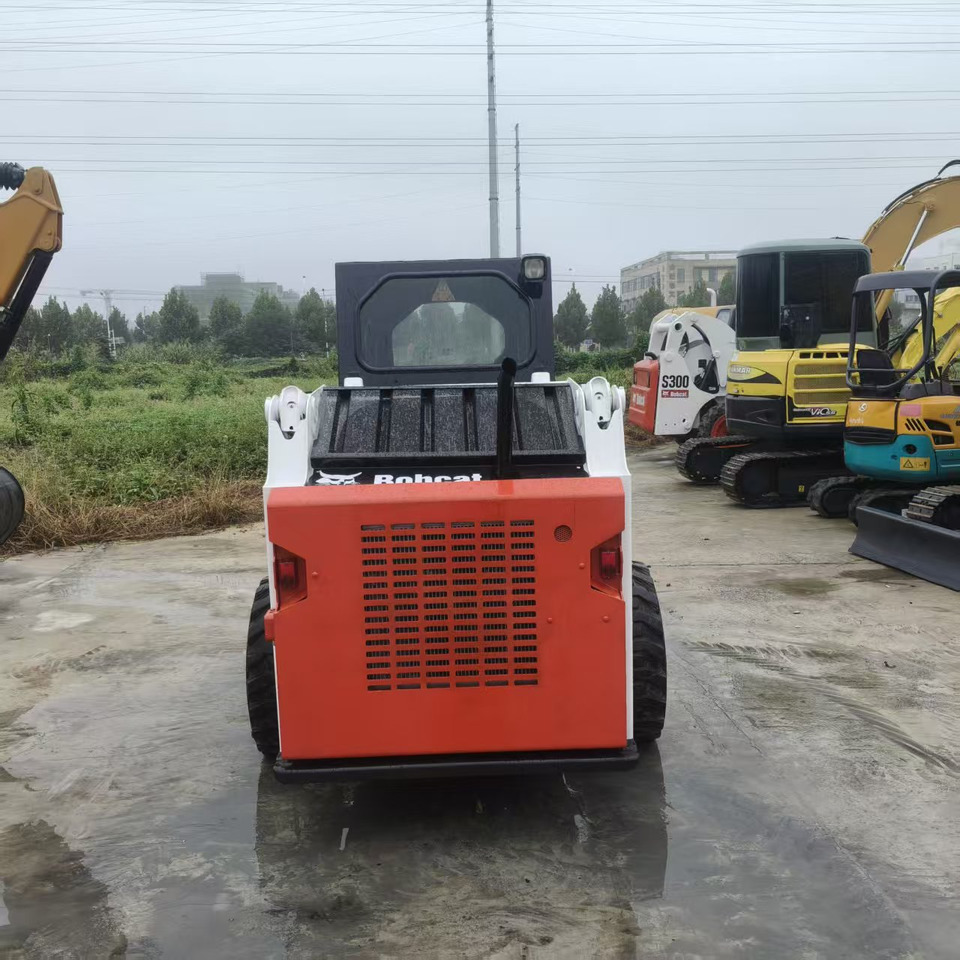 Bobcat S300 - Компактен натоварувач: слика 3 Bobcat S300 - Компактен натоварувач: слика 3