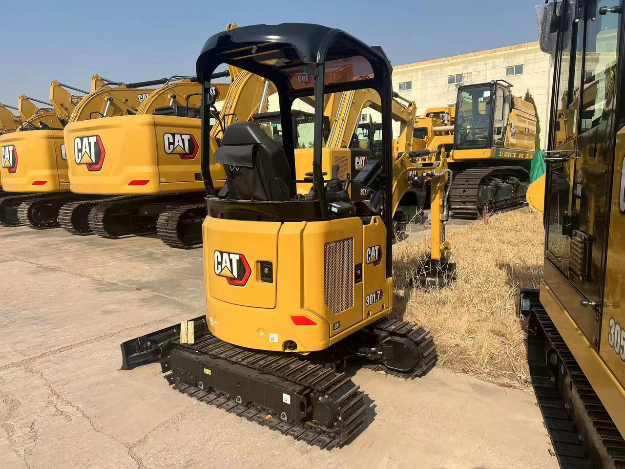 CAT 301.7 - Мини багер: слика 1 CAT 301.7 - Мини багер: слика 1