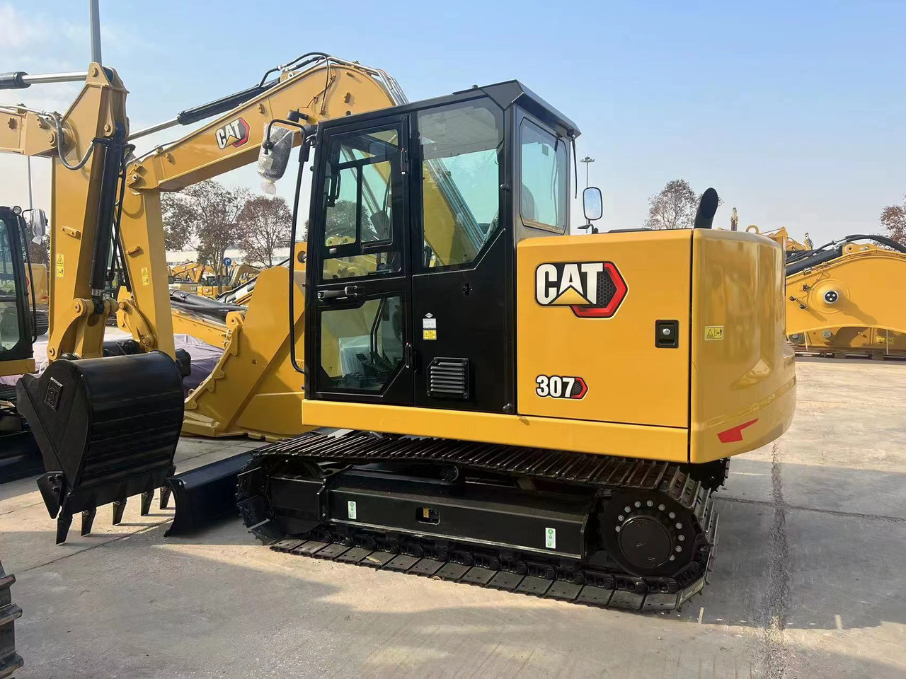 CATERPILLAR 307 - Мини багер: слика 1 CATERPILLAR 307 - Мини багер: слика 1