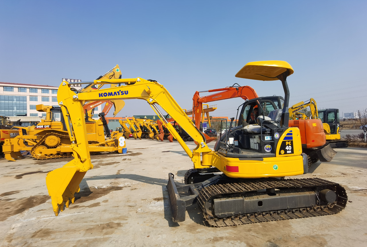 CATERPILLAR PC40MR - Мини багер: слика 2 CATERPILLAR PC40MR - Мини багер: слика 2