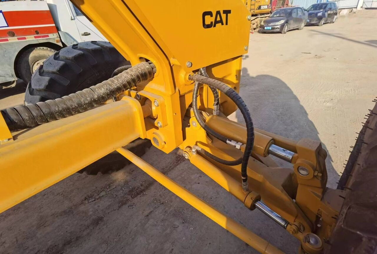 Caterpillar 120K - Порамнувач: слика 5 Caterpillar 120K - Порамнувач: слика 5