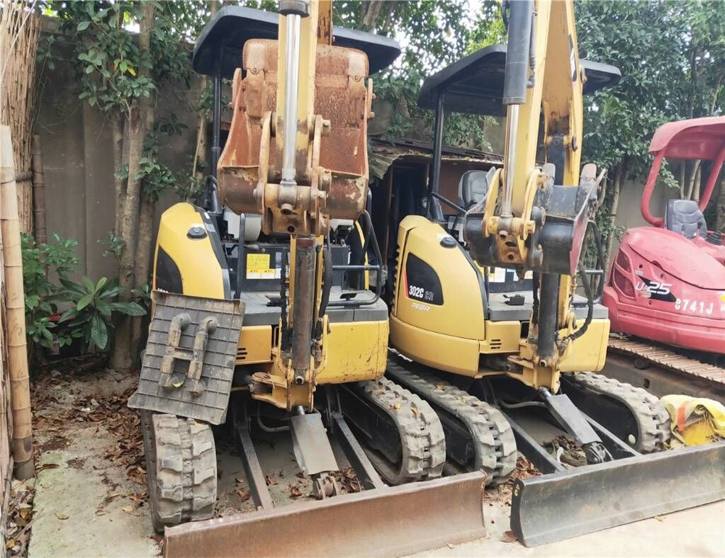 Caterpillar 302C - Мини багер: слика 2 Caterpillar 302C - Мини багер: слика 2