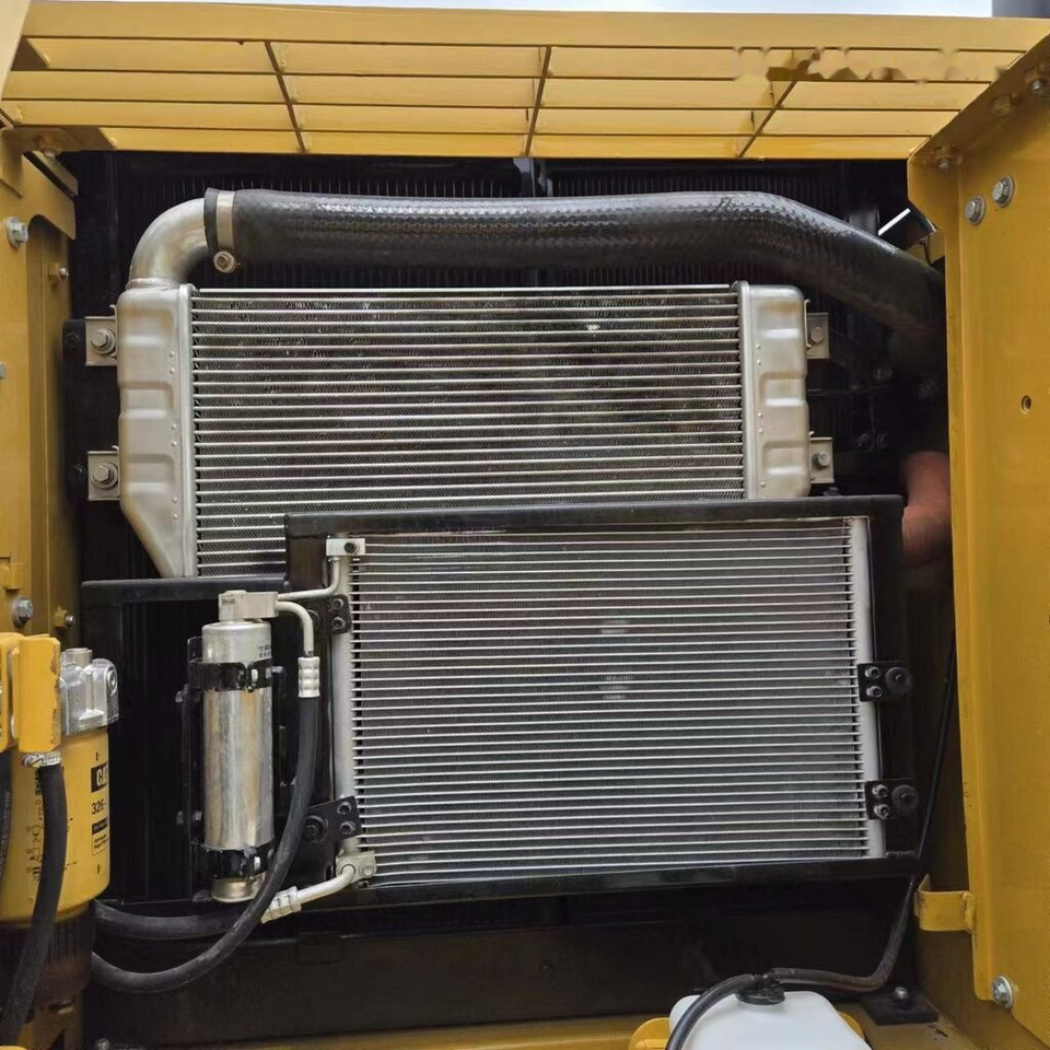 Лизинг на Caterpillar 320D2L Caterpillar 320D2L: слика 9