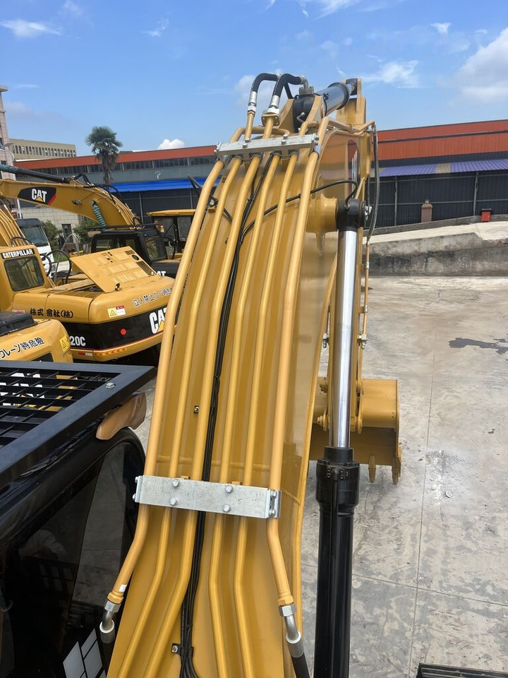 Caterpillar 323D2L - Багер гасеничар: слика 1 Caterpillar 323D2L - Багер гасеничар: слика 1