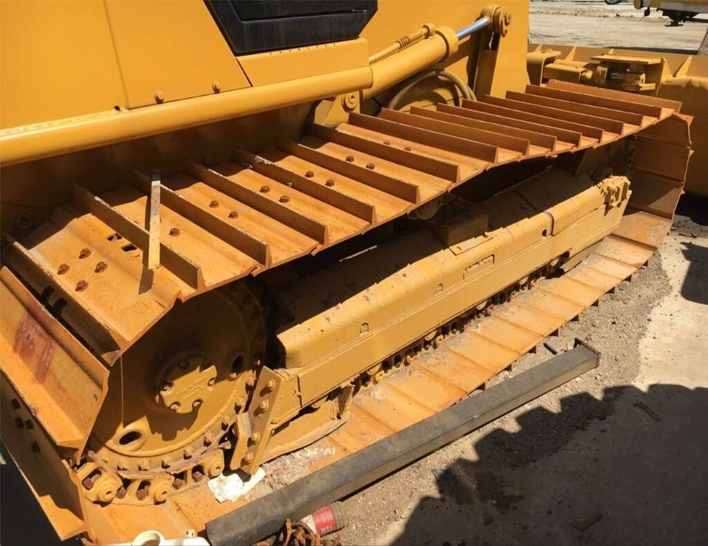 Caterpillar D4C - Булдожер: слика 1 Caterpillar D4C - Булдожер: слика 1