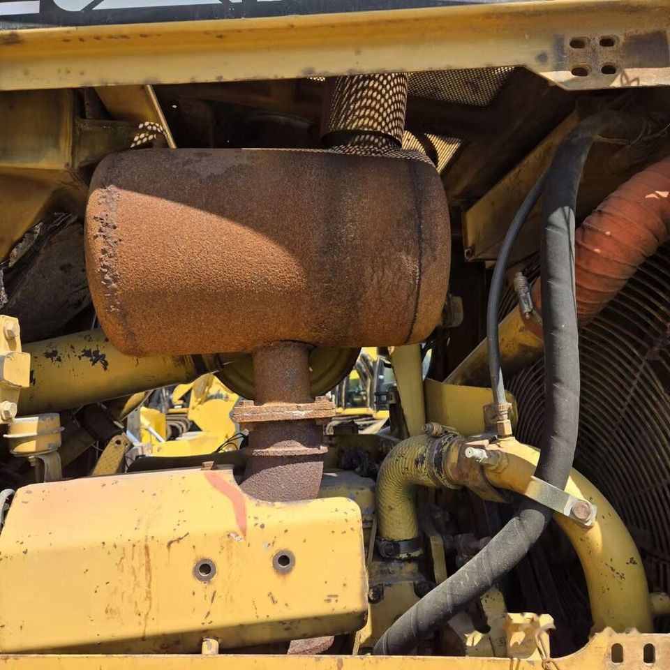 Caterpillar D6R - Булдожер: слика 2 Caterpillar D6R - Булдожер: слика 2