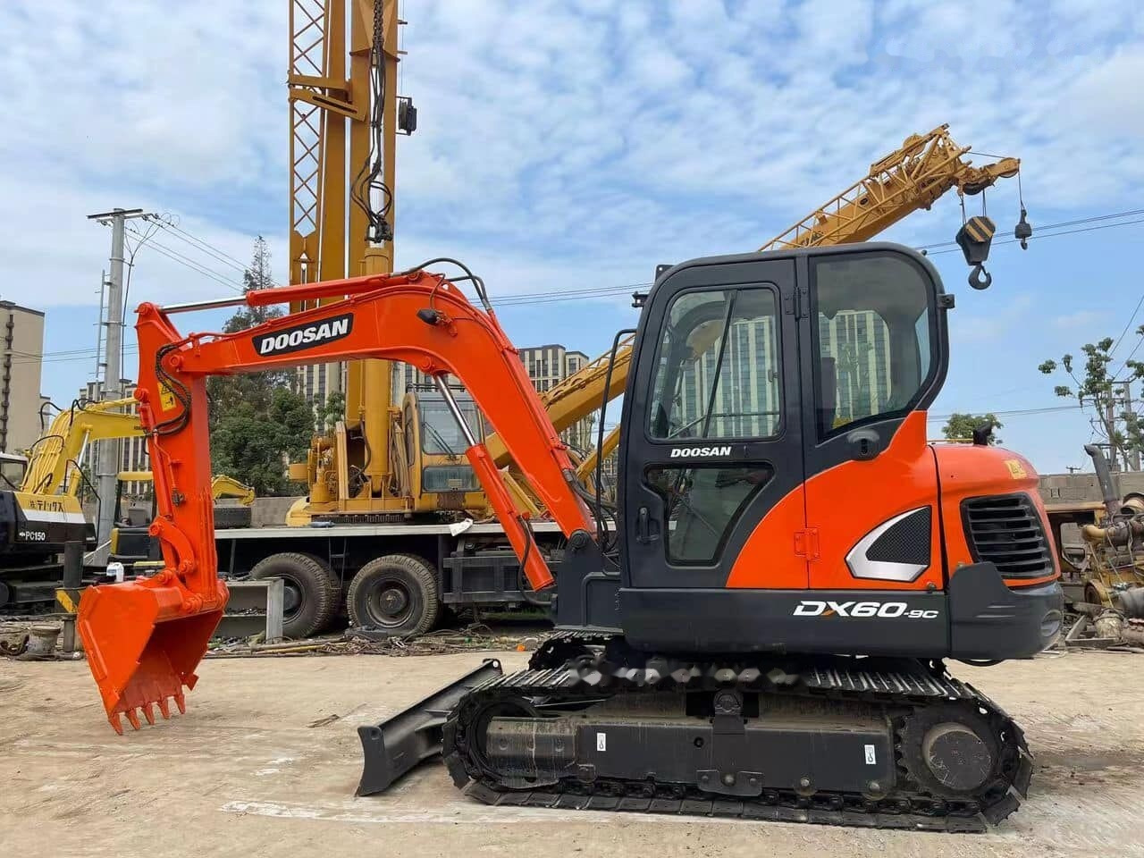 Doosan DX60 - Мини багер: слика 1 Doosan DX60 - Мини багер: слика 1