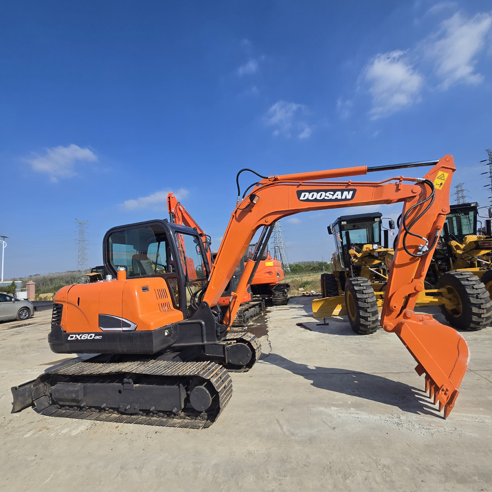 Doosan DX60 - Мини багер: слика 3 Doosan DX60 - Мини багер: слика 3