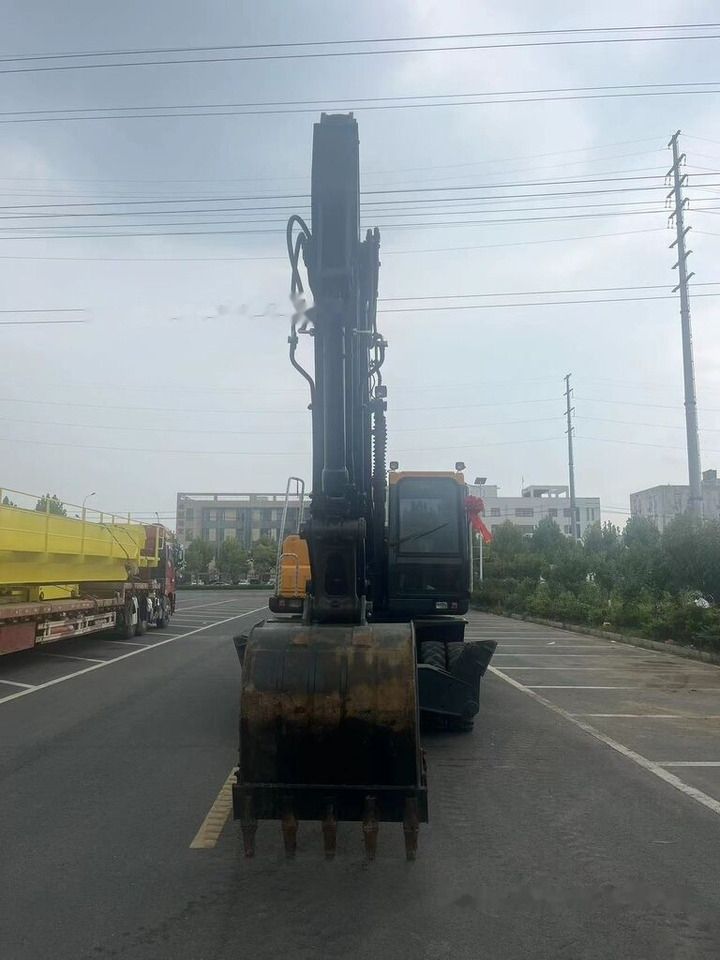 Багер на тркала Hyundai 210W-9: слика 8