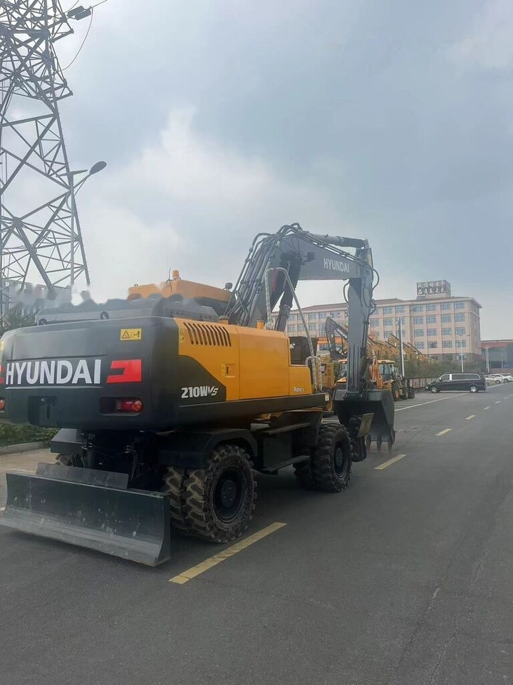 Багер на тркала Hyundai 210W-9: слика 9