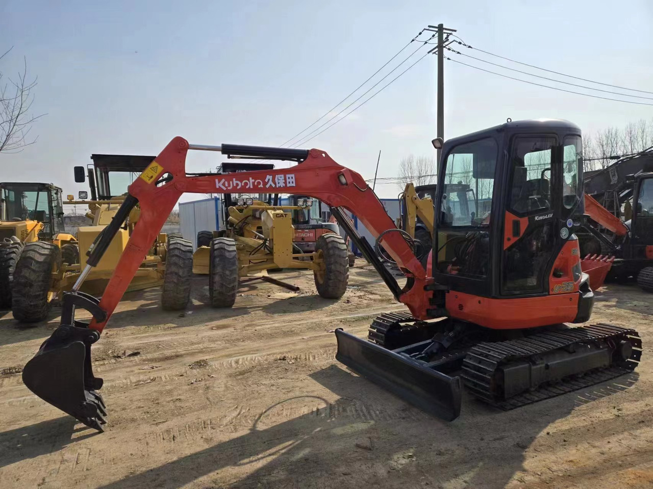 KUBOTA U35 - Мини багер: слика 1 KUBOTA U35 - Мини багер: слика 1