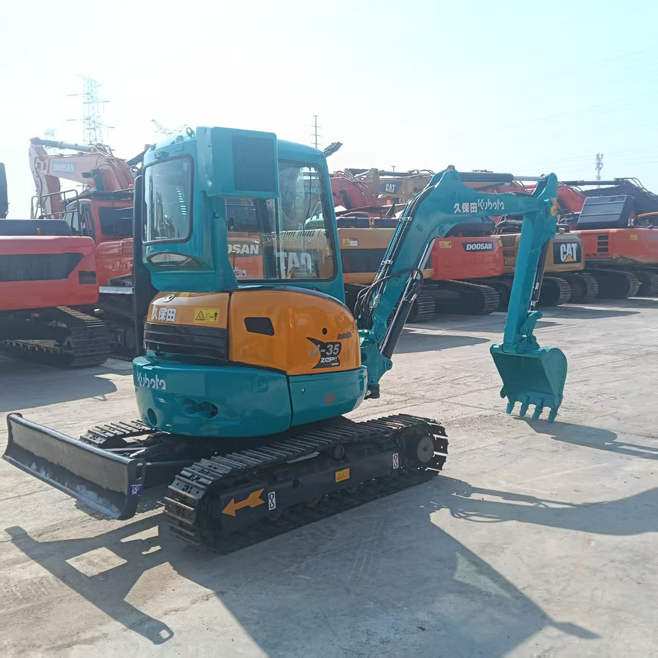 KUBOTA U35 - Мини багер: слика 1 KUBOTA U35 - Мини багер: слика 1