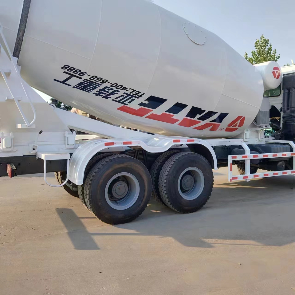 SINOTRUK HOWO Concrete Mixer Truck - Камион: слика 2 SINOTRUK HOWO Concrete Mixer Truck - Камион: слика 2