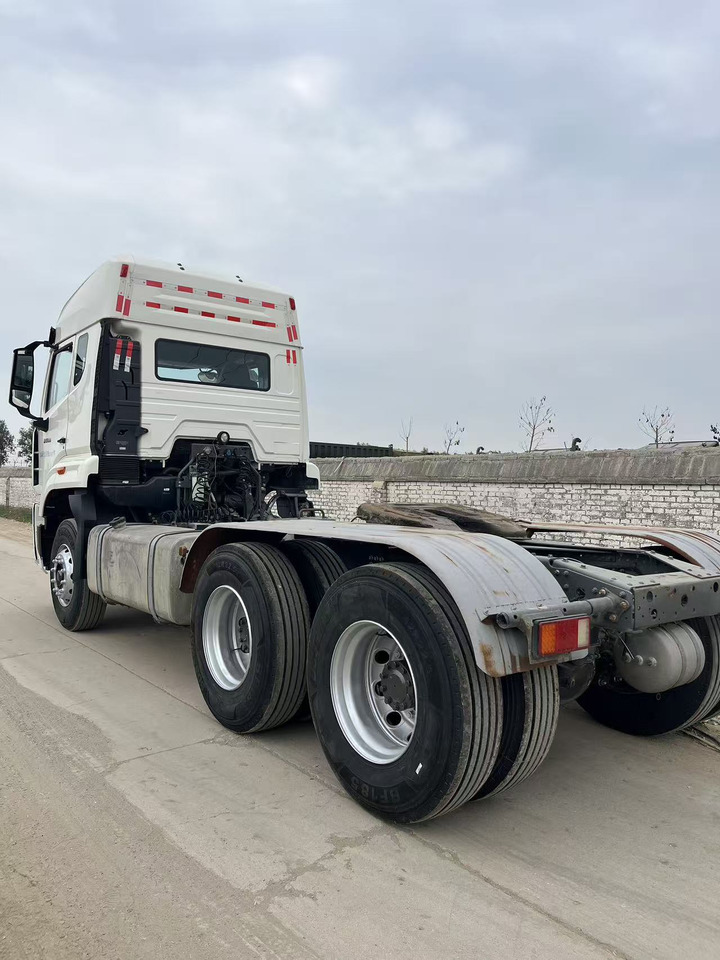 SINOTRUK HOHAN tractor - Камион влекач: слика 4 SINOTRUK HOHAN tractor - Камион влекач: слика 4