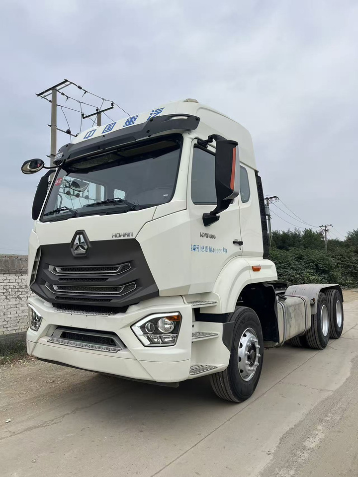 SINOTRUK HOHAN tractor - Камион влекач: слика 1 SINOTRUK HOHAN tractor - Камион влекач: слика 1