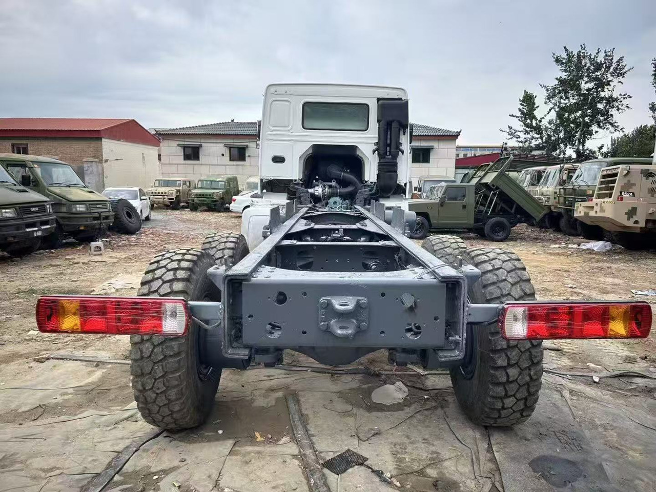 SINOTRUK HOWO - Камион влекач: слика 5 SINOTRUK HOWO - Камион влекач: слика 5